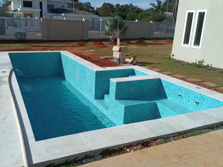 CONSTRUÇÃO DE PISCINAS